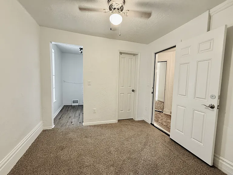 2535 Adams Ave #4 — Photo 9
