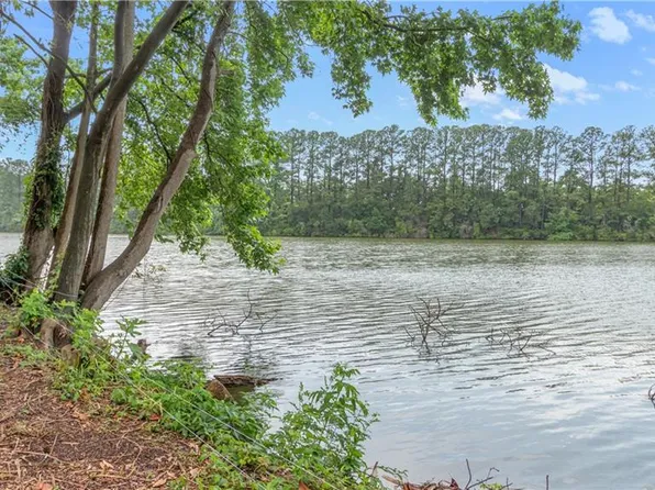 969 Sunnyside Dr, Virginia Beach, VA 23464