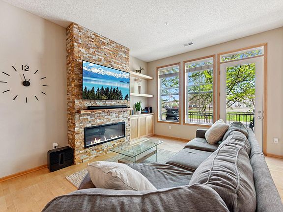 5th image of 3712 Wooddale Ave S Unit 2
