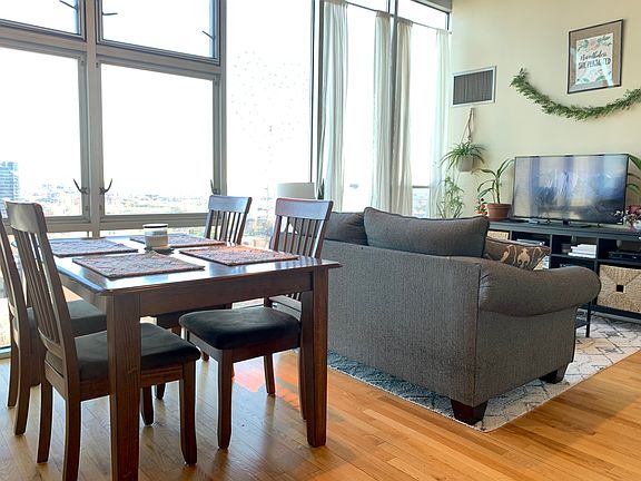 2nd image of 1720 S Michigan Ave APT 2009