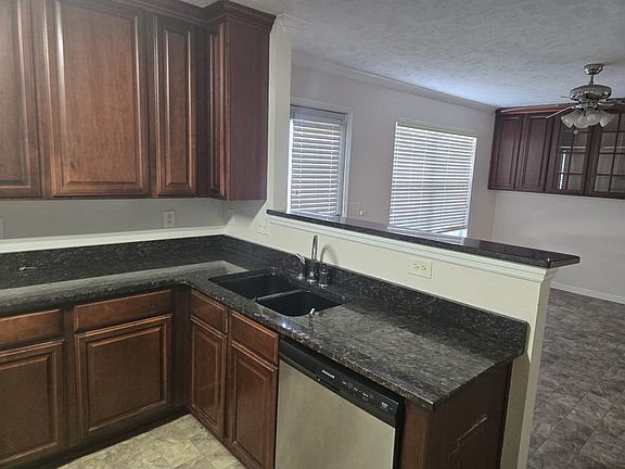 4th image of 1362 Tonya Dr