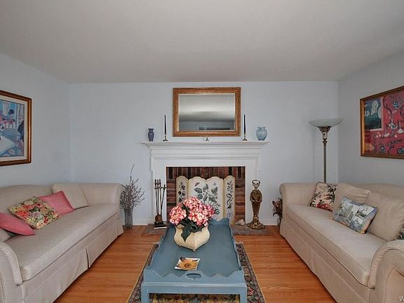 5th image of 115 Dawnbrook Ln