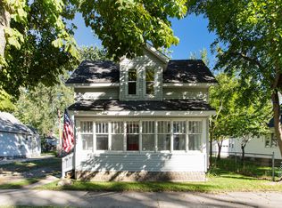 87 E 17th St, Holland, MI 49423
