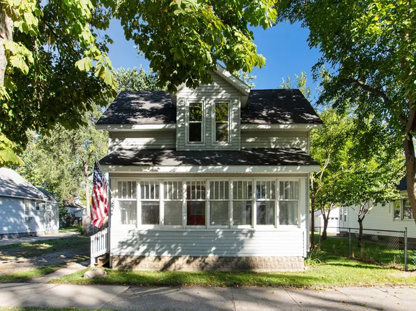 87 E 17th St, Holland, MI 49423