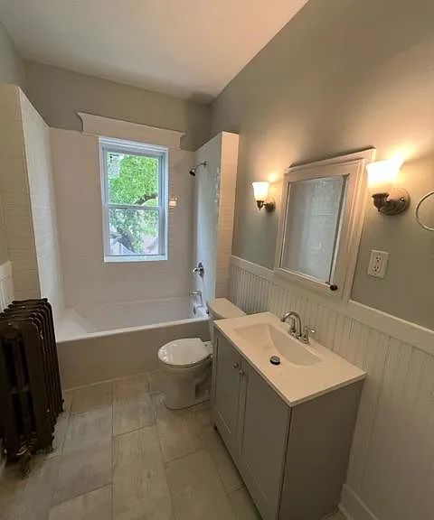 400 22nd Ave NE #202 — Photo 2