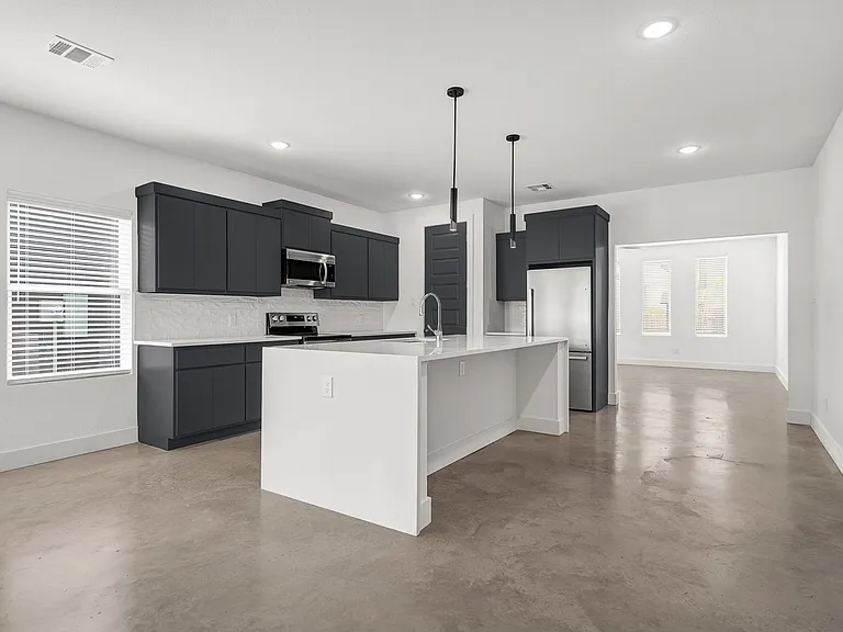 3010 Alpha Wolf Ct — Photo 8