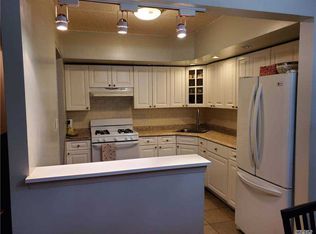 71-32 Sutton Pl #3, Fresh Meadows, NY 11365