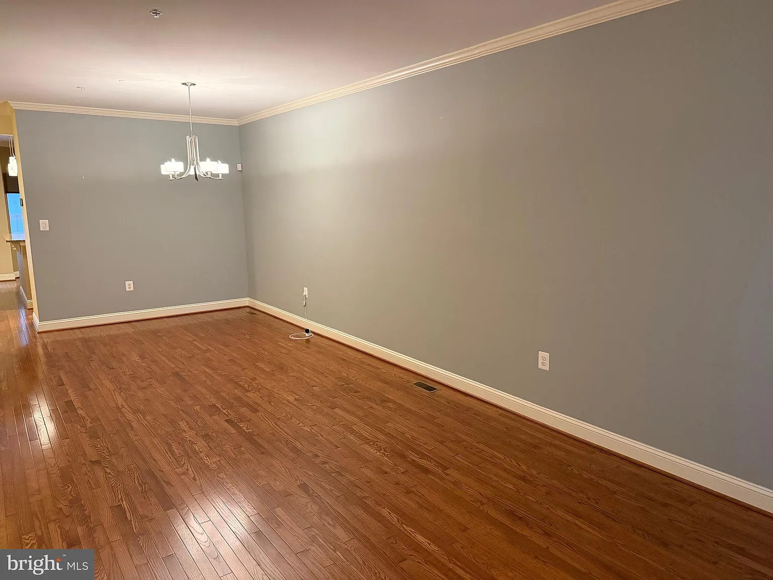 3 bed, 4.0 bath, 2935 sqft, $3,400 — Photo 3