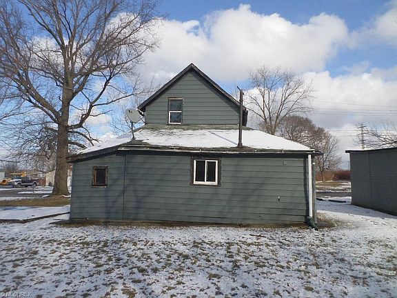 5th image of 2236 East Ave