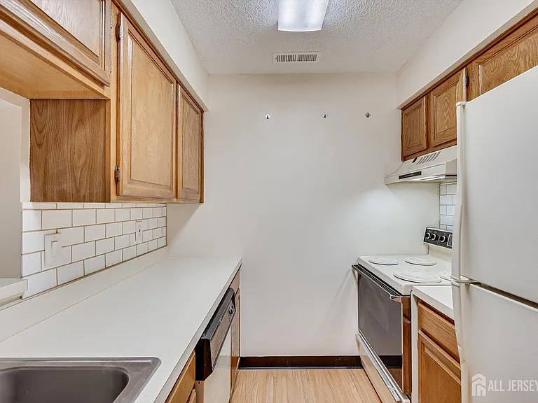 115 Ravens Crest Dr — Photo 9
