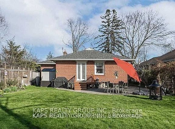 2nd image of 10 Wanita Rd