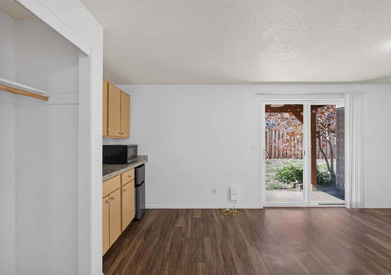 Centrally Located Studio Apartment in Beaverton — Photo 4
