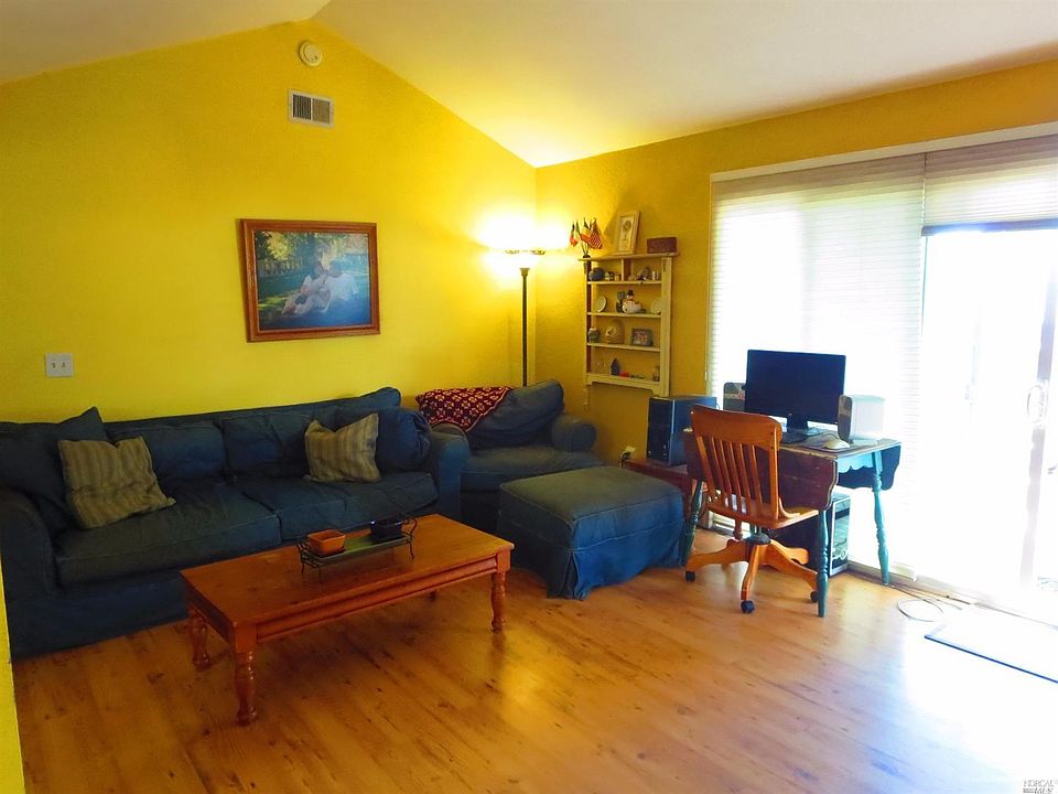 2nd image of 730 Barry Ct