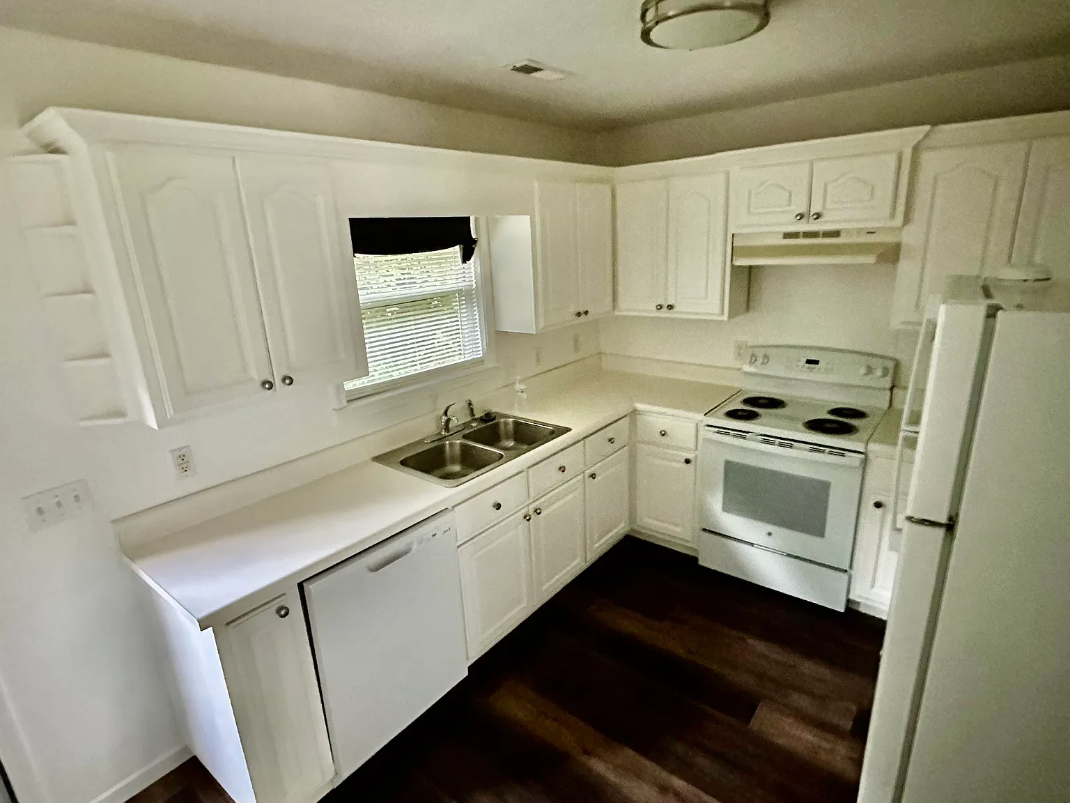125 Evvalane Dr — Photo 4