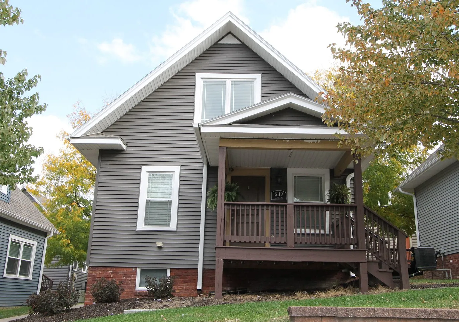 The Doll House -- Cool Two Bedroom at The Cottages on Vinton! — Photo 1