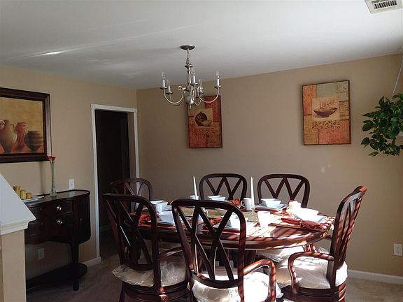 5th image of 318 Hearthwood Dr