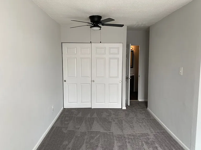 Creswood Apartments- Come home to Convenience! — Photo 23