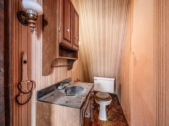 17th image of this home