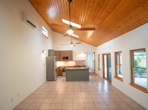 888 Camino Consuelo, Santa Fe, NM