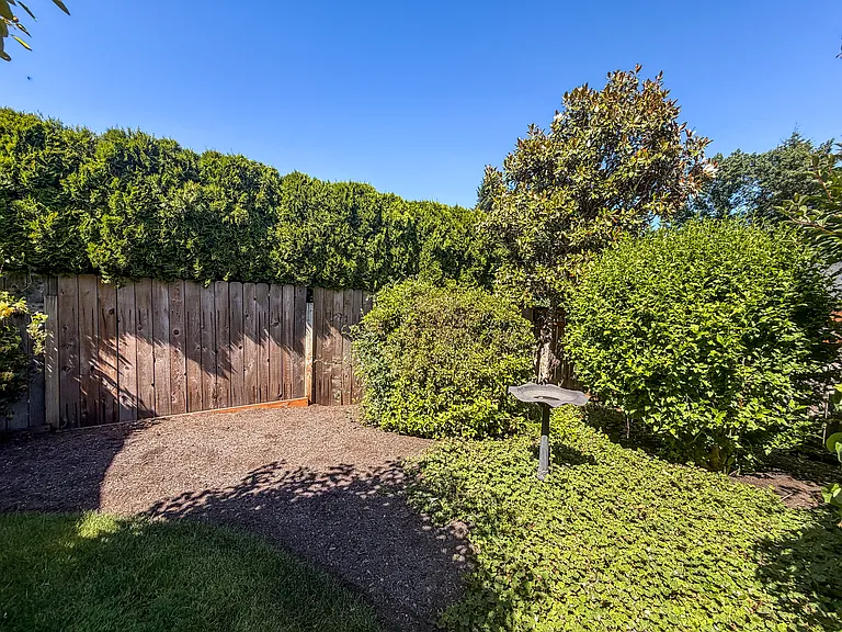 364 SE Davis Ct #364 — Photo 44