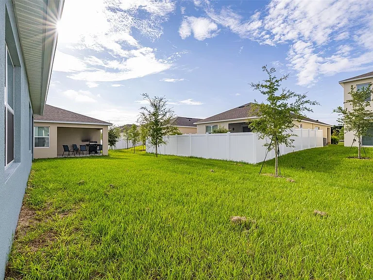 1078 Clay Blvd — Photo 43