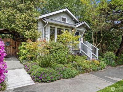 2122 E Pine Street, Seattle, WA, 98122
