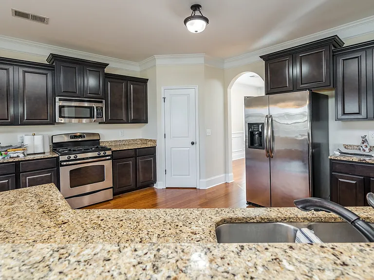 965 McCathern Ave — Photo 11