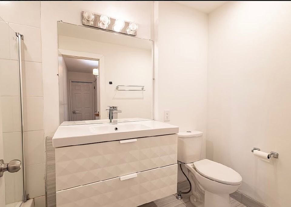 1st image of 12220 SE 60th St #201