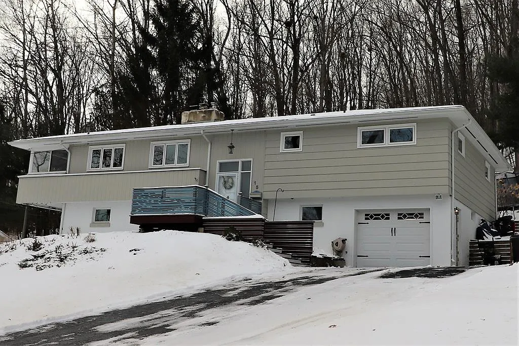 15 Highland Dr photo 1