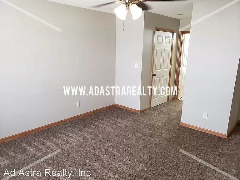 704 Meadow Ct — Photo 14