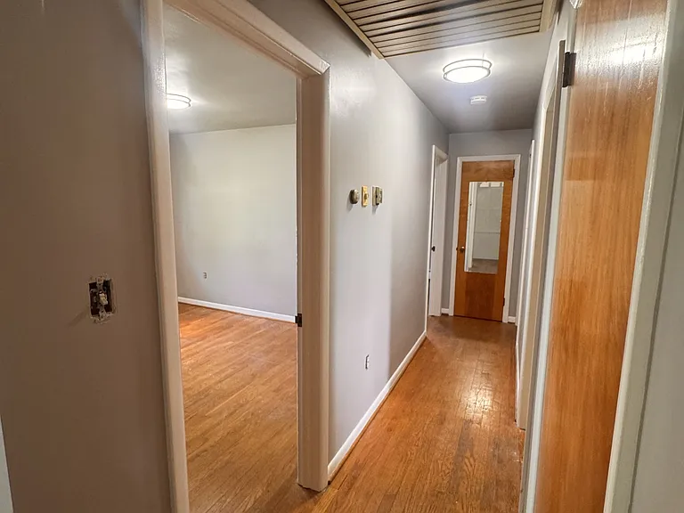 10033 Jonestown Rd — Photo 20
