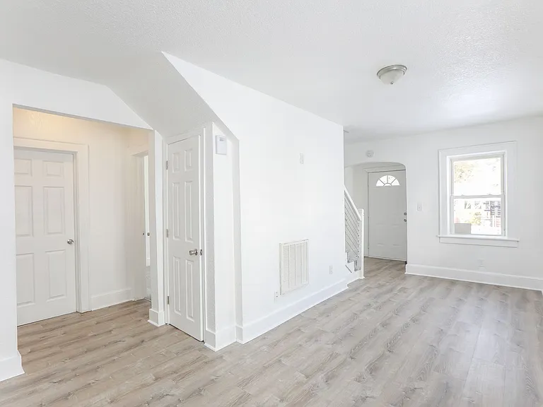 1609 Richmond Ave — Photo 15