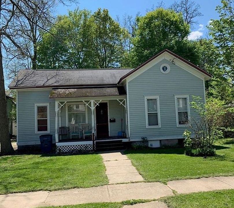 1st image of 709 Village St #1