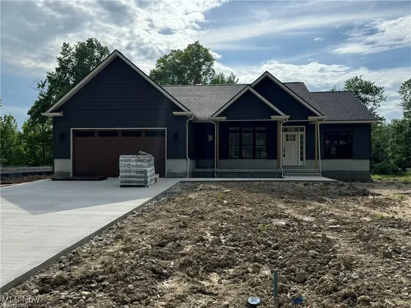 2 Turnberry Pl, Cortland, OH 44410