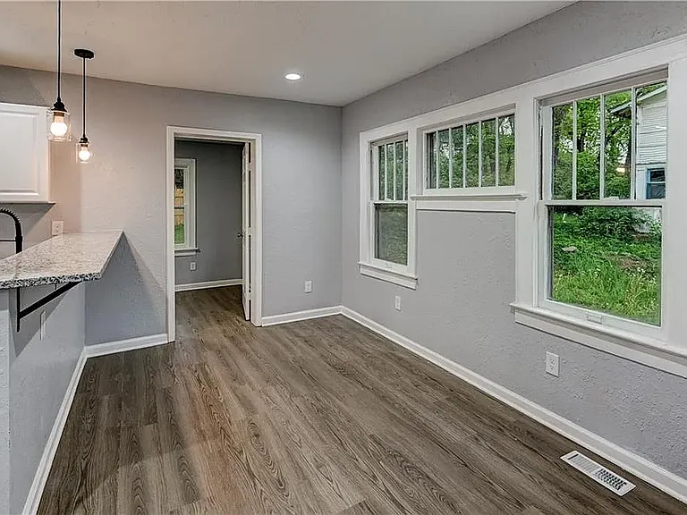 3701 S Benton Ave — Photo 24
