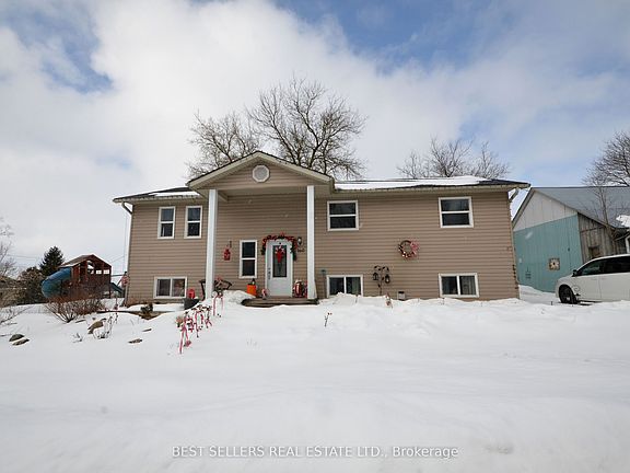 3rd image of 160 Elora St W