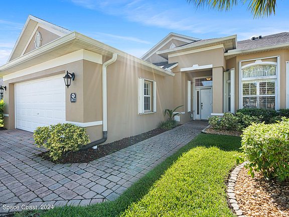 3rd image of 3672 Carambola Cir