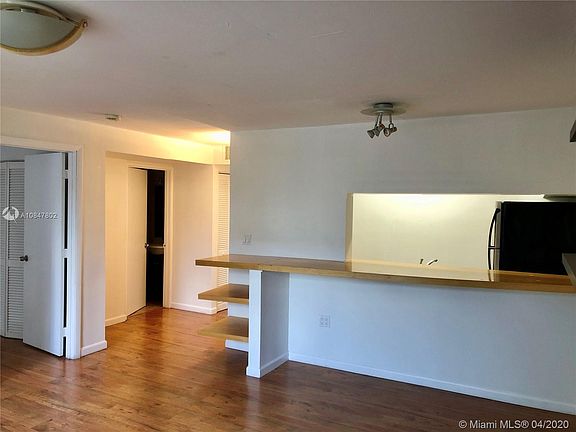 4th image of 1740 NW North River Dr APT 423