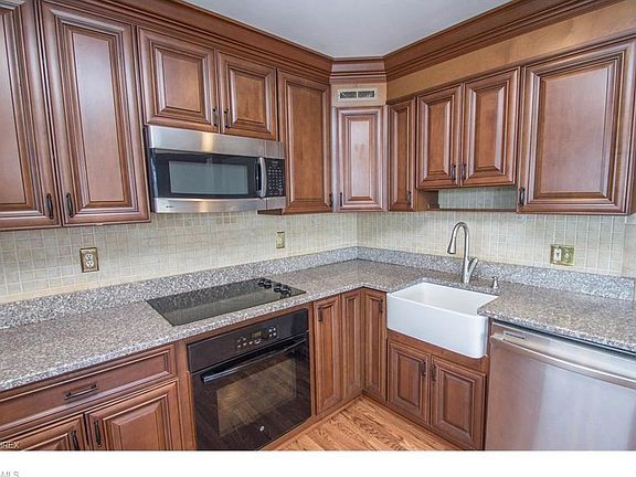 4th image of 11850 Edgewater Dr APT 511
