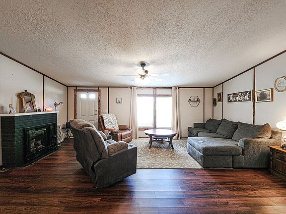 3rd image of 536 Pleasant View Rd