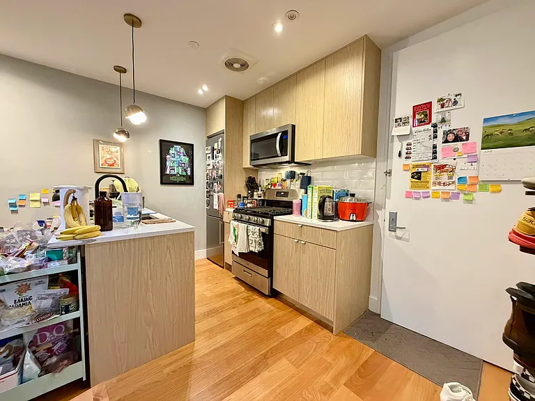 729 E 32nd St #4 — Photo 7
