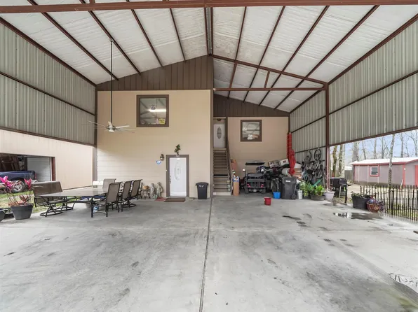 161 Cayman St, Pointblank, TX 77364