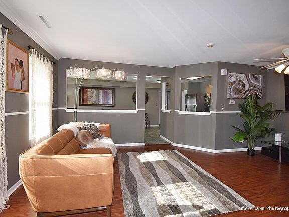 4th image of 602 E Victoria Cir