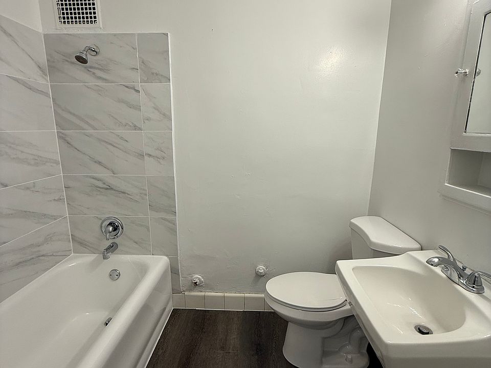 1st image of 224 Jefferson Ave APT 7