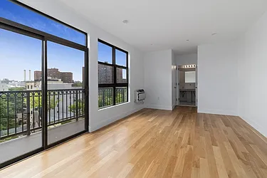 Rented by R New York