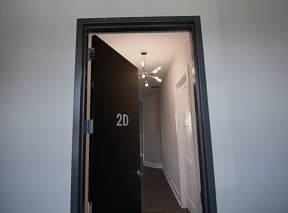 3rd image of 10 W Illinois St #2D