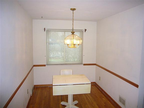 3rd image of 5228 Highview Dr