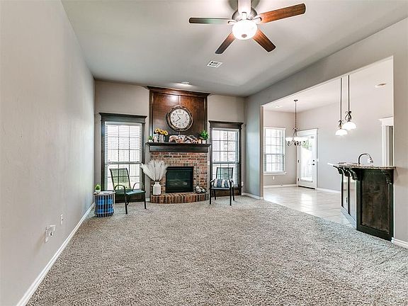 5th image of 425 SW 170th Ter