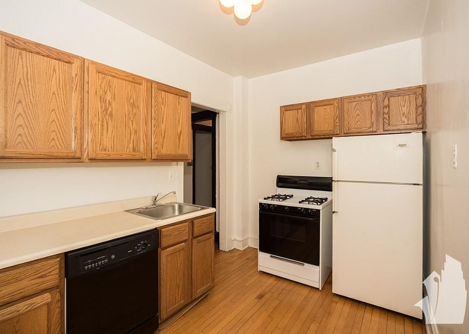1st image of 3501 N Greenview Ave #1JC