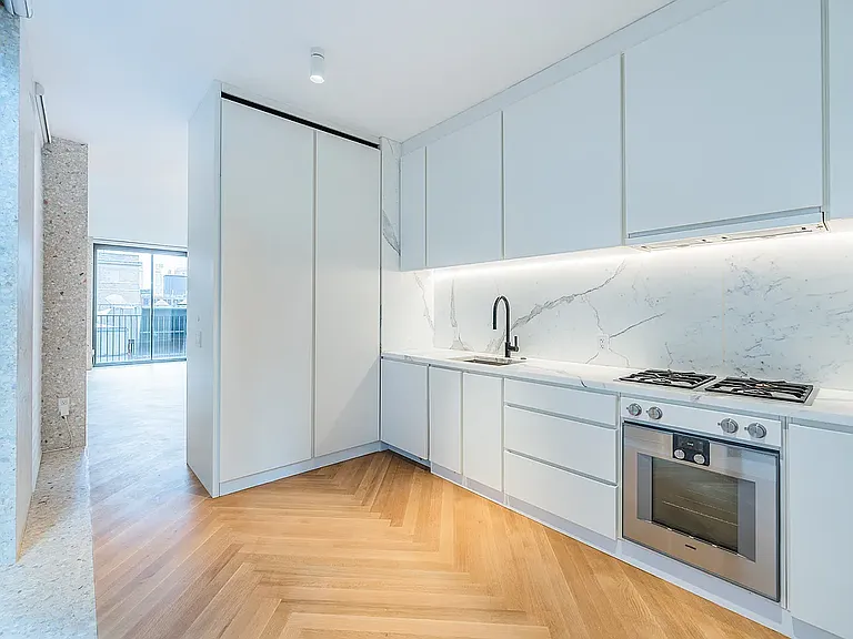 16 W 40th St #18D — Photo 9